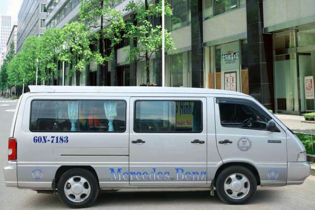 Mercedes 16 chỗ - Cho thuê xe du lịch, tự lái tại Đà Nẵng